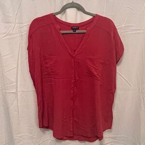 Torrid- Top w/ Fake Button’s Down the Front, Size 1